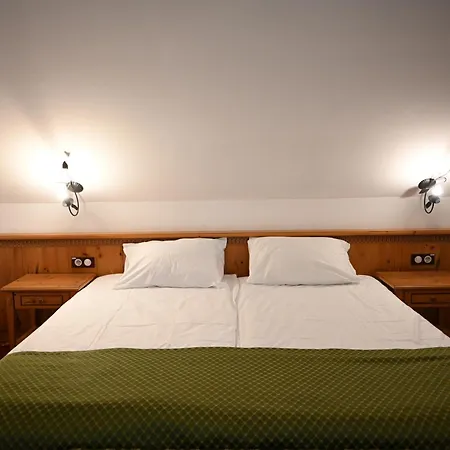 Hotel Mercure Binderbubi & 4*
